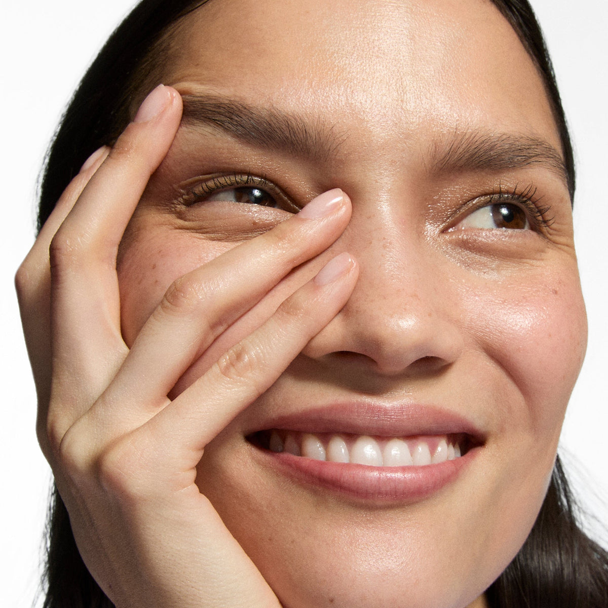 hydro-surge-dewy-face-mist-n2 Omega50_Model_2000x2000-1_3445dd8f-e76c-42a0-b3ad-1d9a4cba4df0.jpg
