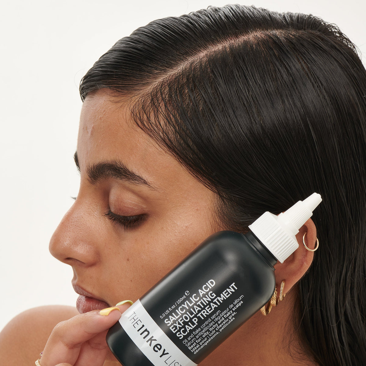 clean-and-healthy-scalp-duo-u9 SallyHAIR_ModelLifestyle_2e55b949-fa6c-43b1-8dc6-497be78c74bb.jpg